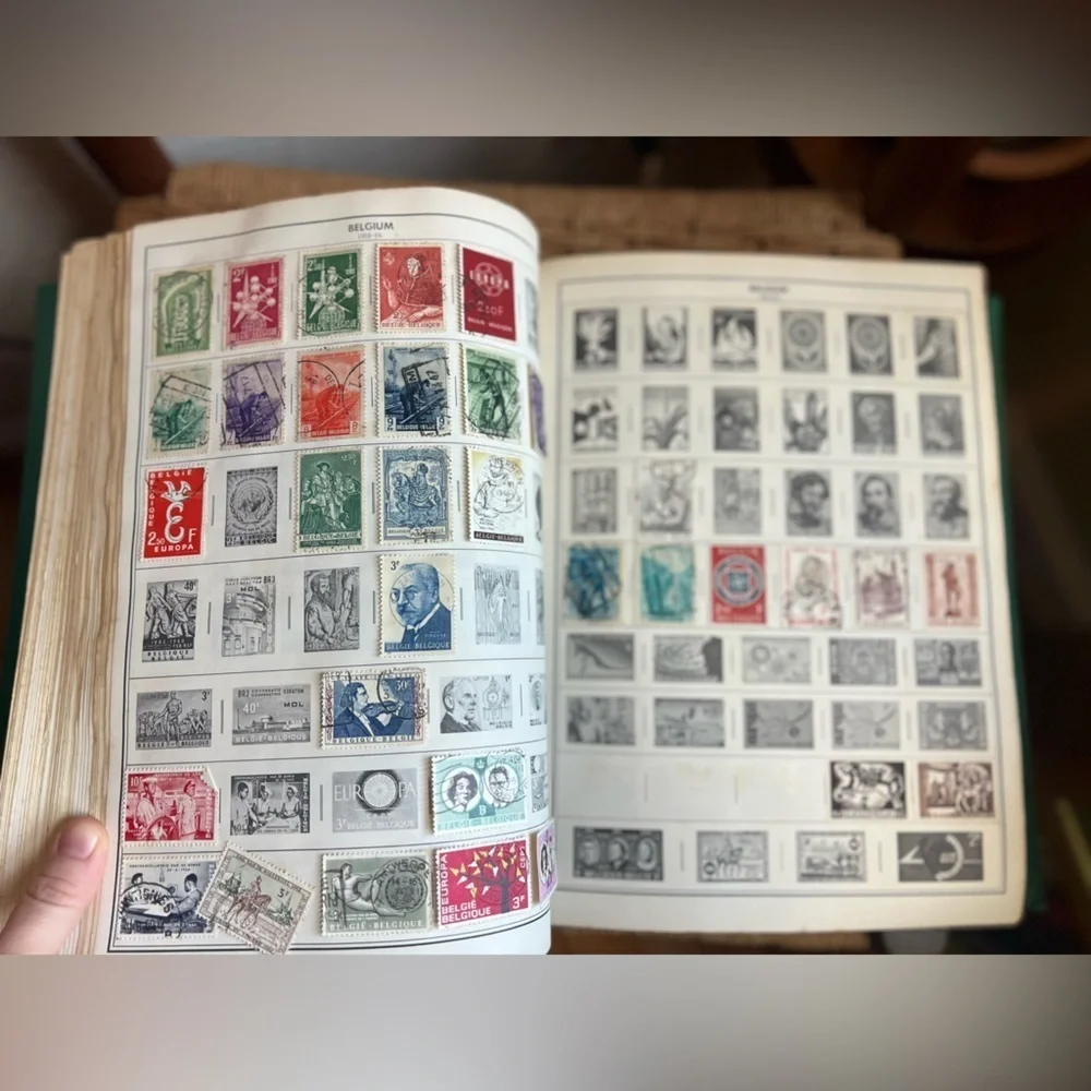 Rare Vintage H.E. Harris Senior Statesman World Stamp Album Collectible Stamps